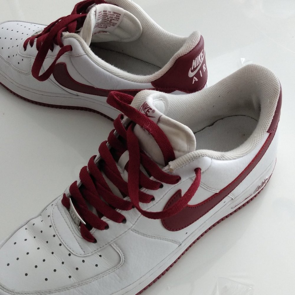 Nike Air Force 1's '07 - Burgundy & White Low Cut